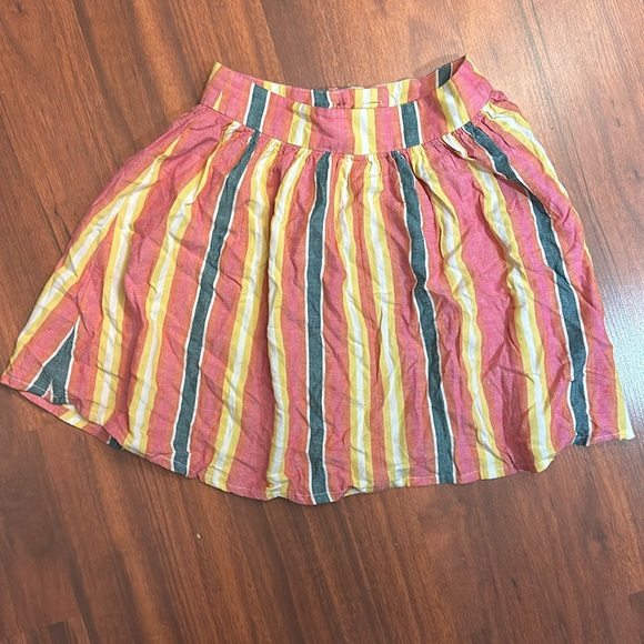 BCBG Two Piece Skirt and Top, Colorful Stripes, Size 0 skirt, Size XXS top - Picture 5 of 6